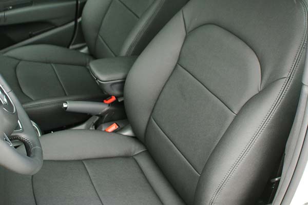 Audi A1 Alba eco-leather zwart Voorstoelen