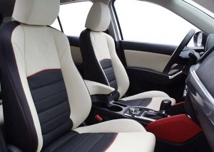 Mazda CX5 Buffalino Leder Zwart Wit Rood Geborduurd Logo Voorstoelen