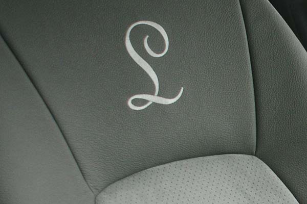 Suzuki Celerio Alba eco-leather Grijs Suede Borduring Logo