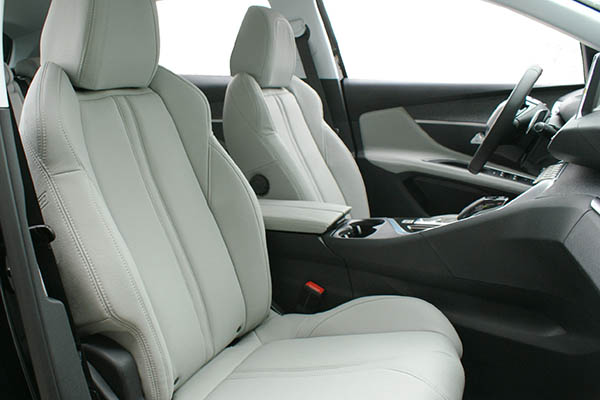 Peugeot 3008 Alba eco-leather Titaniumgrijs Voorstoelen